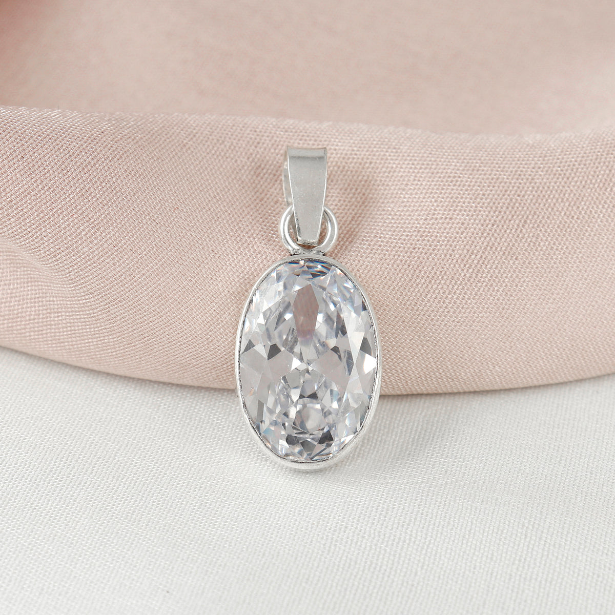 White Gemstone Jadau Silver Pendant