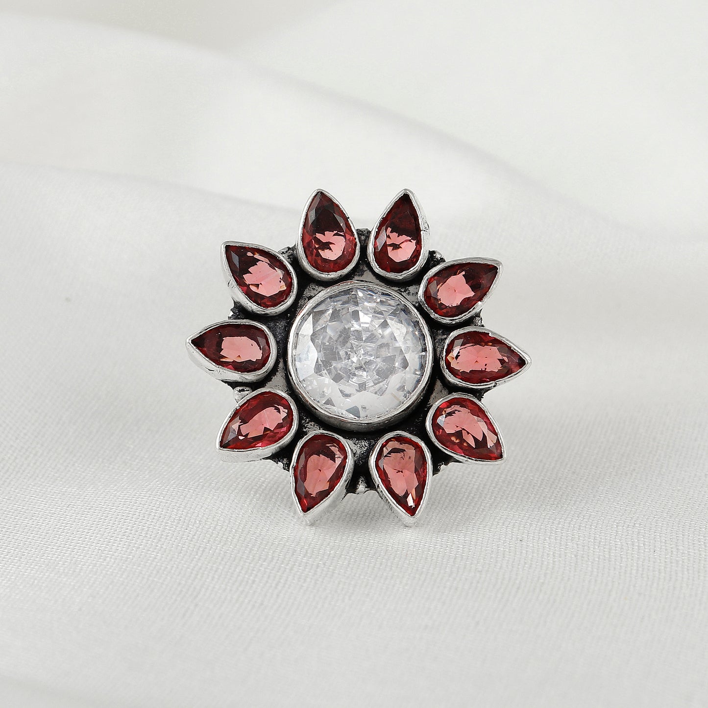 Flower Cut Stone Sliver Ring