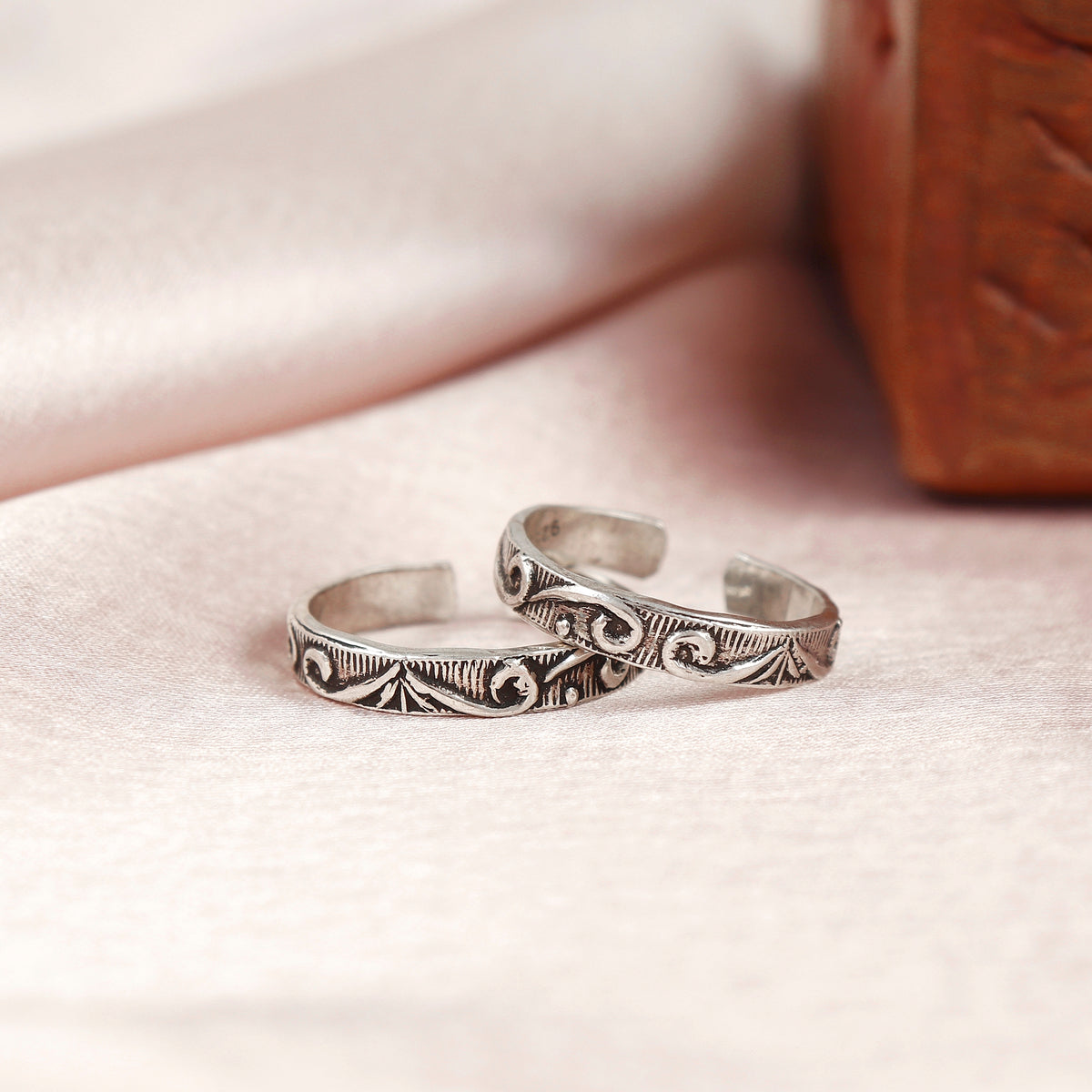 Filigree Work Band Silver Toe Ring