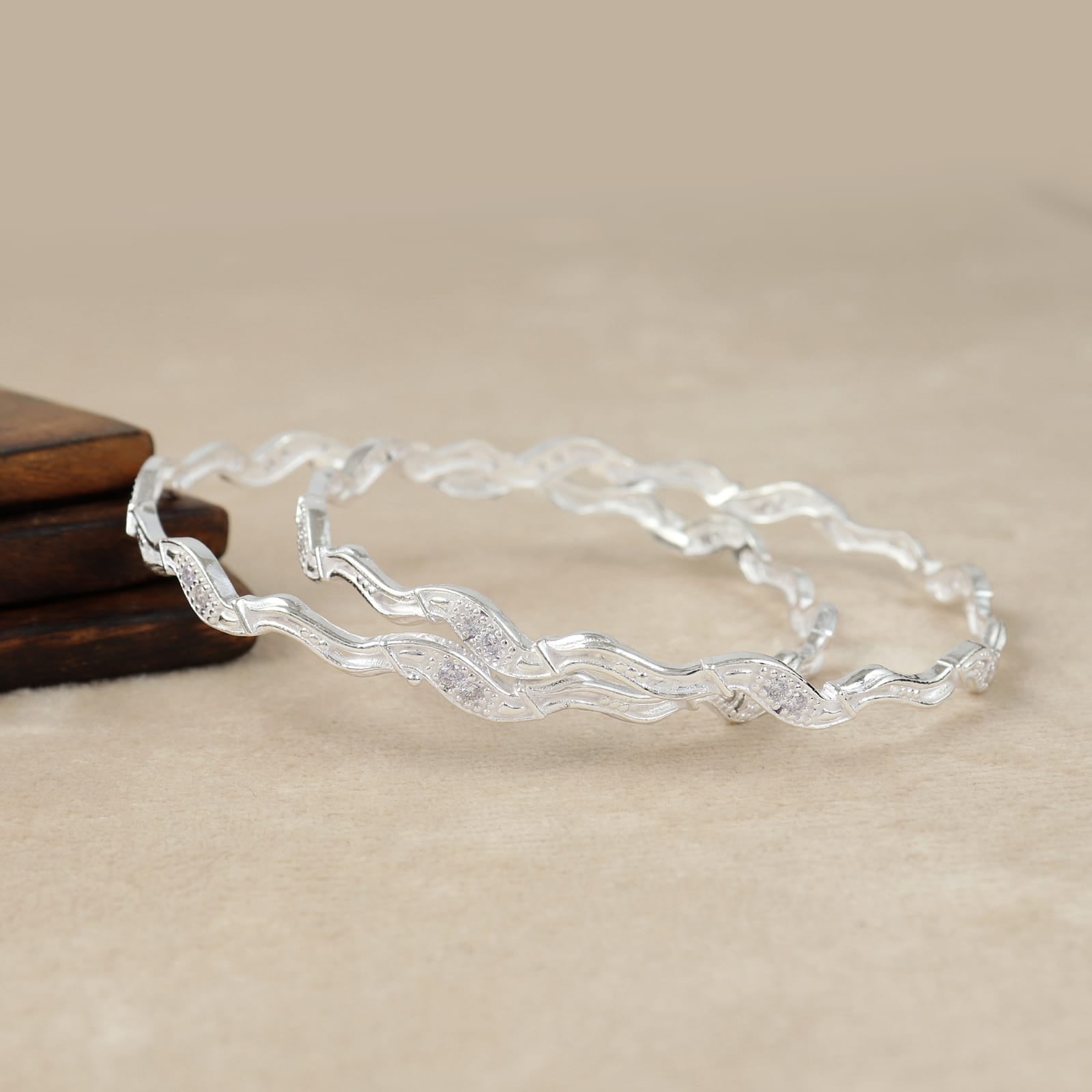 Dazzle Spark Silver Bangle