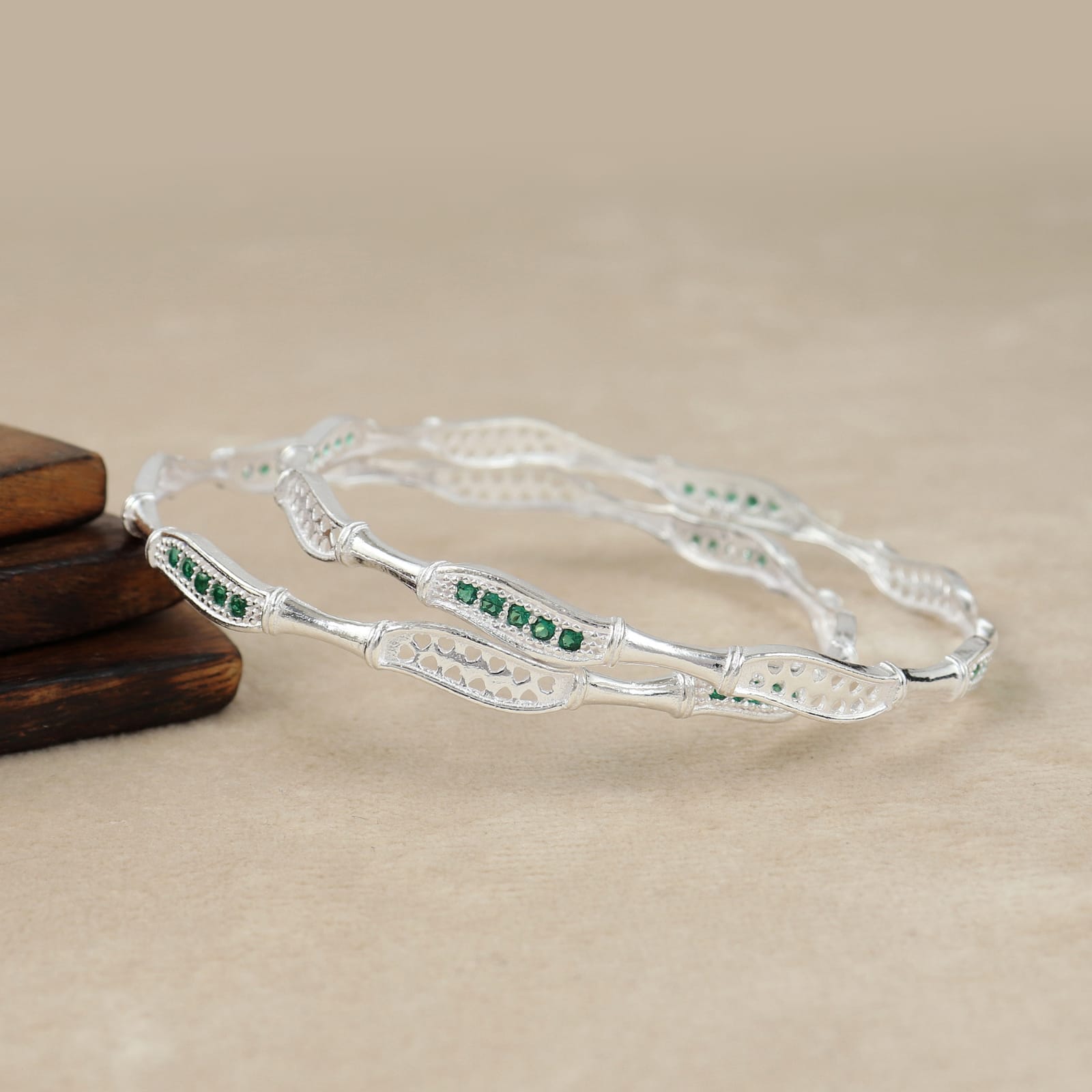Emerald Pop Silver Bangle