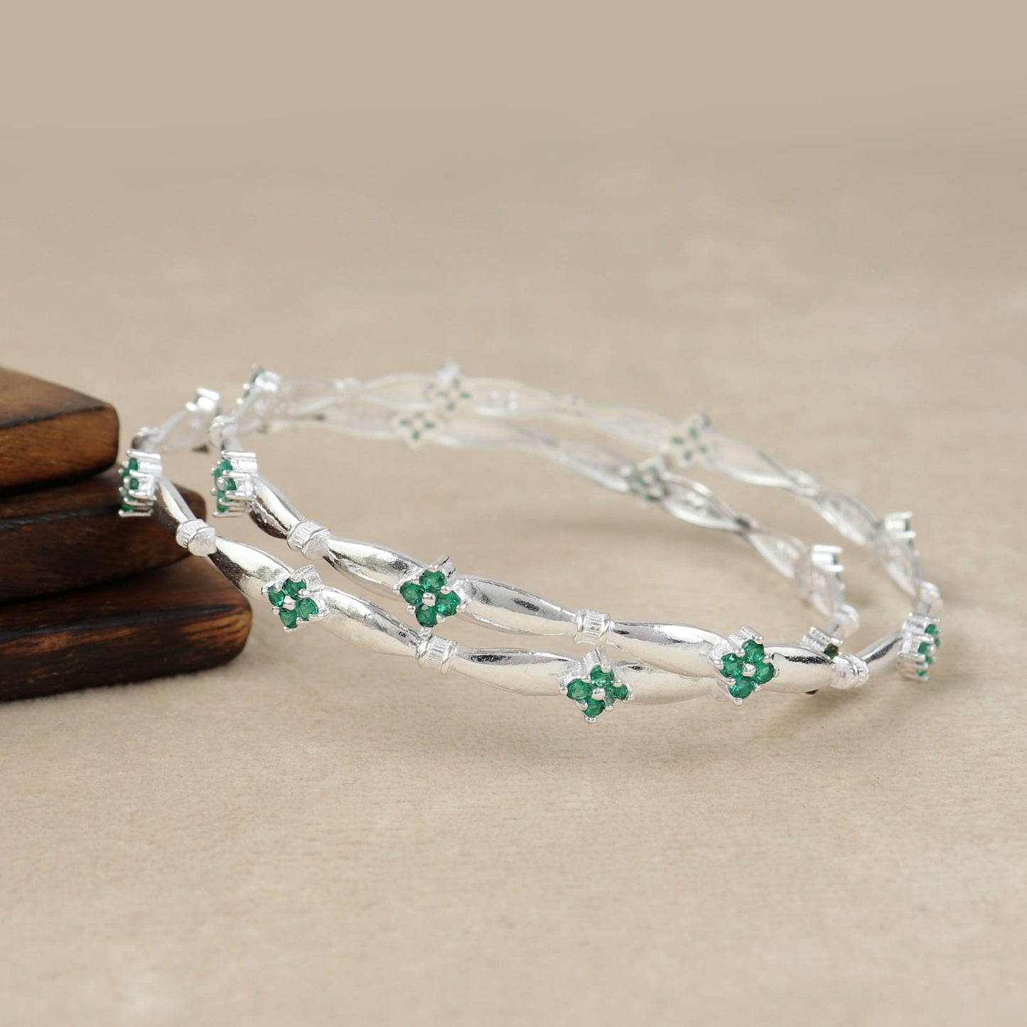 Floret Emerald Essence Silver Bangle