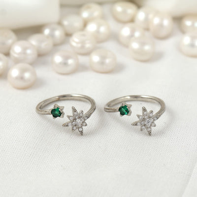 Sparkling Emerald Star Silver Toe Ring