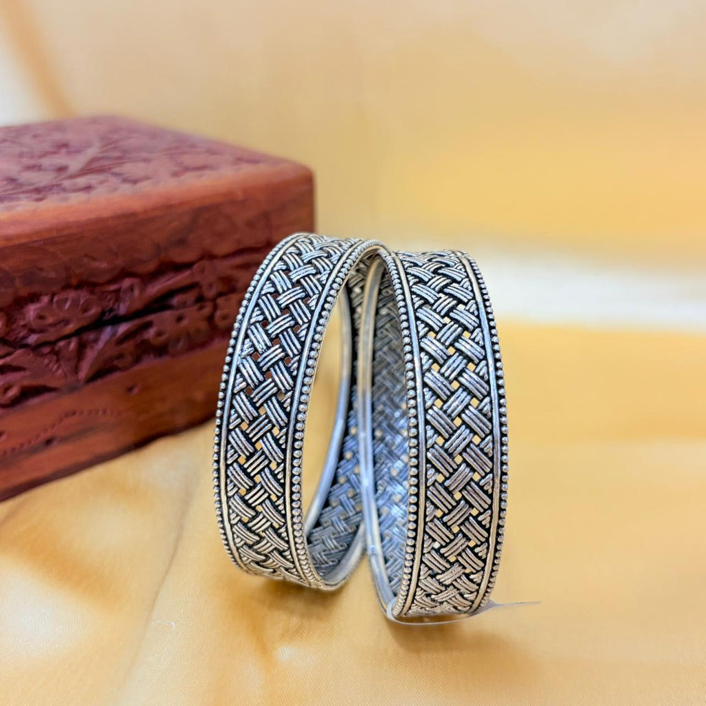 Zehra Heritage Silver Bangle