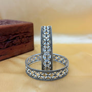 Saaj Leaf Cross Silver Bangle