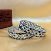 Saaj Leaf Cross Silver Bangle