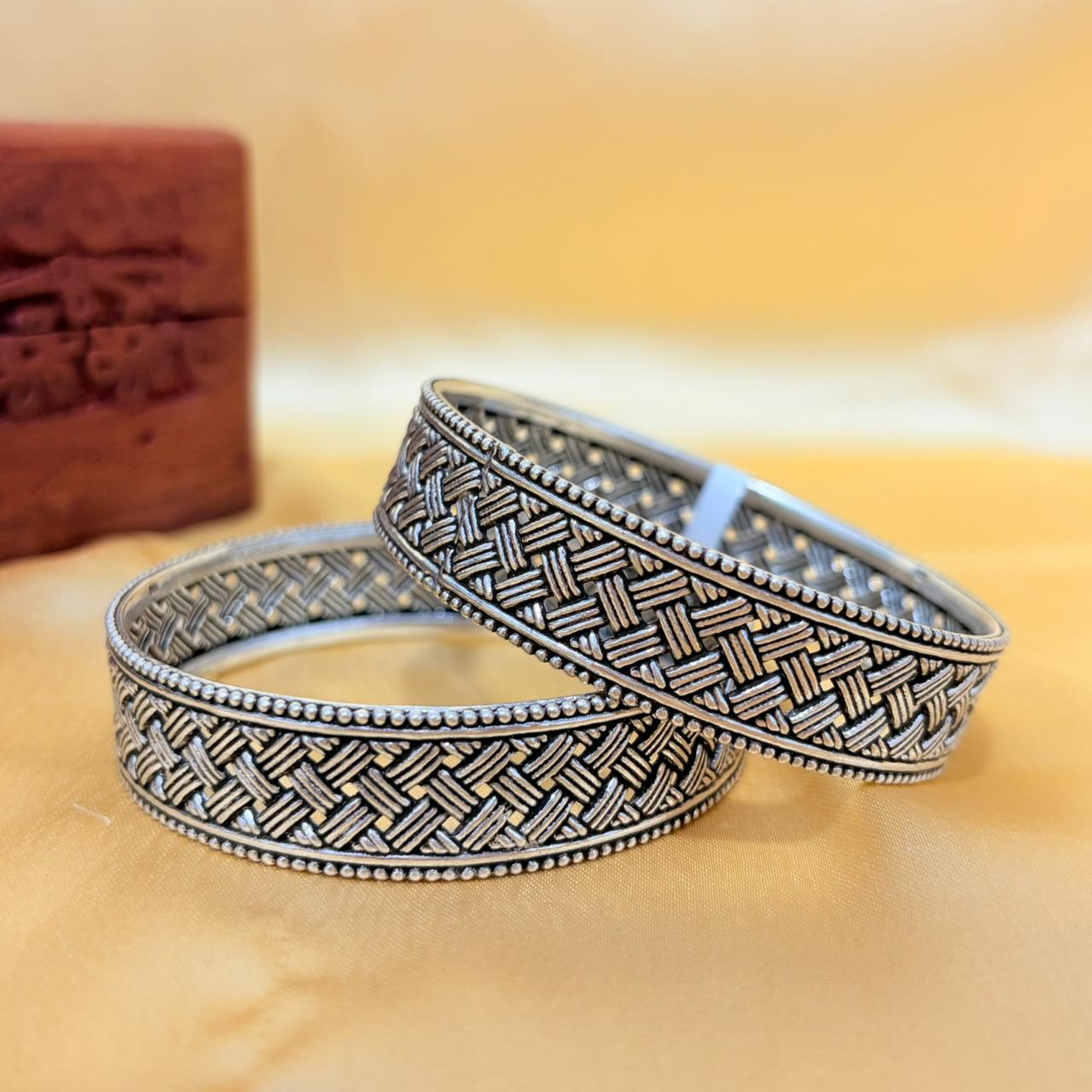Zehra Heritage Silver Bangle
