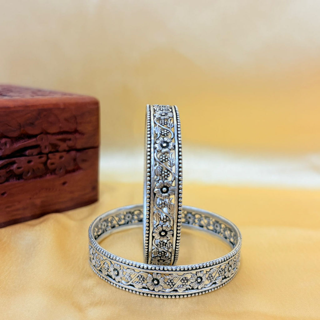 Roohani Classic Filigree Silver Bangle