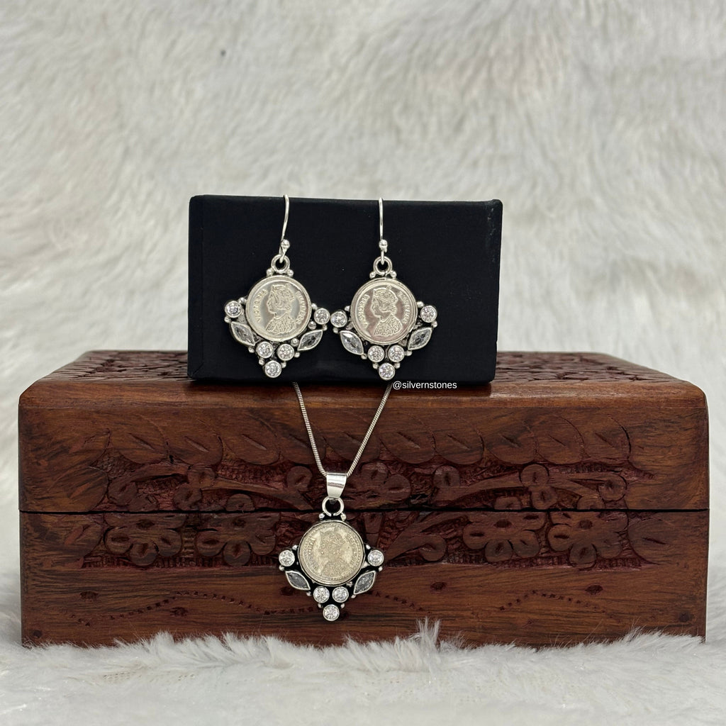 Vintage Majesty Coin Pendant Silver Set